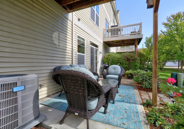 Photo 4 of Townhouse for sale at 1871 Watercolor Pl, Grayslake, IL 60030 | MLS# 12785348 | Listing updated on 2026-10-21