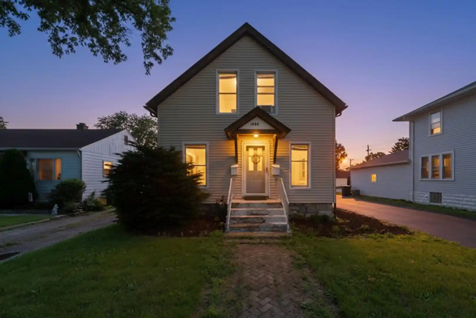 Listing Photo 1 - Condo for sale in 1004 Oakland Ave located at 1004 Oakland Ave, Joliet, IL 60435 - Unit 1004 Oakland Ave