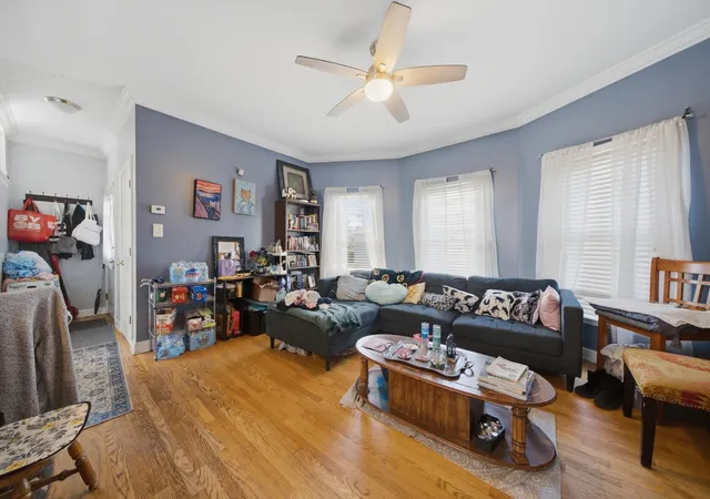 Listing Photo 5 - Condo for sale in building located at 1004 Oakland Ave, Joliet, IL 60435