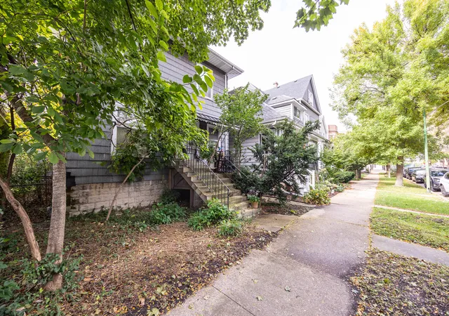 Photo 2 of Single family home for sale at 4726 N Maplewood Ave, Chicago, IL 60625 | MLS# 12785380 | Listing updated on 2026-10-20