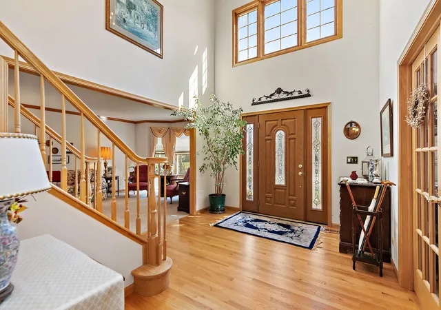 Photo 3 of Single family home for sale at 1646 Flagstone Dr, Crystal Lake, IL 60014 | MLS# 12785391 | Listing updated on 2026-10-21