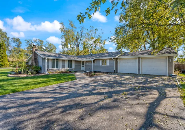 Photo 1 of Single family home for sale at 8941 Chadbourn Dr, Orland Park, IL 60462 | MLS# 12785437 | Listing updated on 2026-10-21