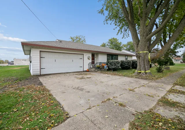 Photo 1 of Single family home for sale at 105 E Charles St, Ashkum, IL 60911 | MLS# 12785442 | Listing updated on 2026-10-29