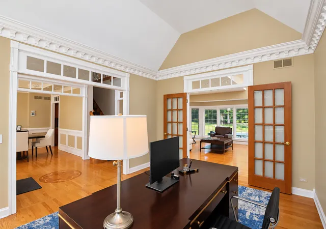 Photo 3 of Single family home for sale at 937 Saint Andrews Cir, Geneva, IL 60134 | MLS# 12785443 | Listing updated on 2026-10-22