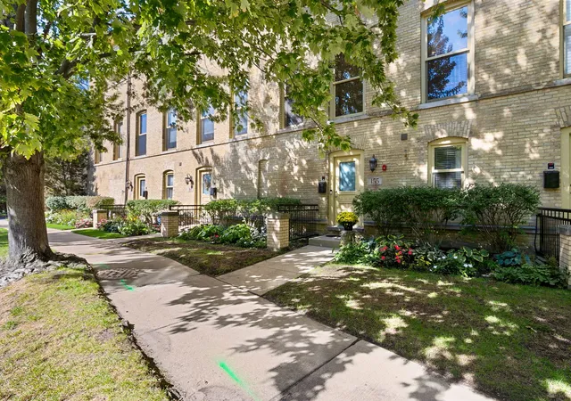 Condo for sale at 155 Whistler Rd, Highland Park, IL 60035 | MLS# 12785449