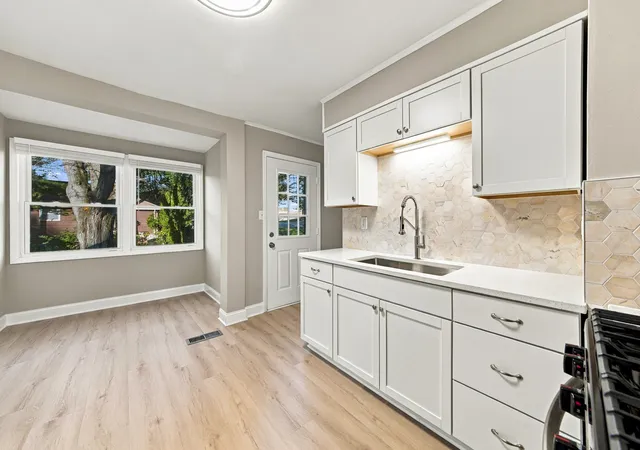 Photo 4 of Single family home for sale at 502 S 3rd Street, West Dundee, IL 60118 | MLS# 12785456 | Listing updated on 2026-10-20