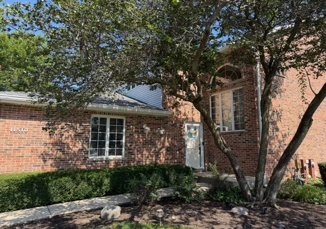 Photo 4 of Townhouse for sale at 11510 Algonquin Rd #F, Huntley, IL 60142 | MLS# 12785473 | Listing updated on 2026-10-20