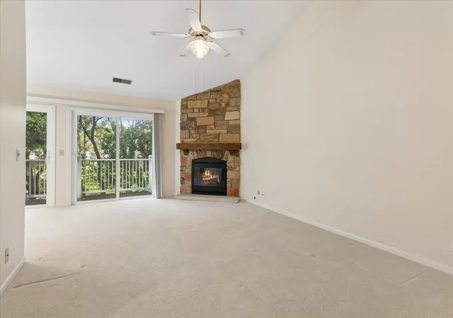 Listing Photo 4 - Condo for sale in building located at 617 Edinburgh Ln, Prospect Heights, IL 60070 - Unit #B