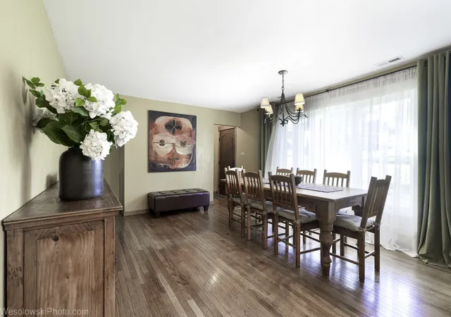 Photo 4 of Single family home for sale at 290 Hawthorn Ln, Hoffman Estates, IL 60169 | MLS# 12785484 | Listing updated on 2026-10-20