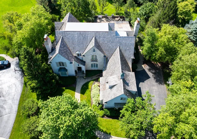 Photo 3 of Single family home for sale at 1871 W Salisbury Ln, Lake Forest, IL 60045 | MLS# 12785487 | Listing updated on 2026-10-20