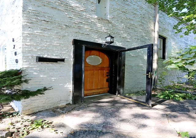 Photo 2 of Single family home for sale at 8200 Major Ave, Morton Grove, IL 60053 | MLS# 12785488 | Listing updated on 2026-10-21