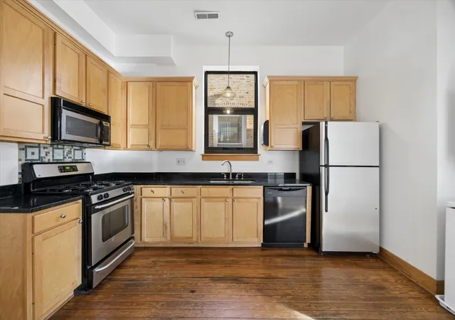 Photo 4 of Condo for sale at 25 S La Grange Rd #D, La Grange, IL 60525 | MLS# 12785495 | Listing updated on 2026-10-22