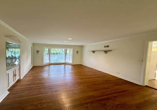 Photo 3 of Single family home for sale at 1415 Burr Oak Dr, Glenview, IL 60025 | MLS# 12785499 | Listing updated on 2026-10-22
