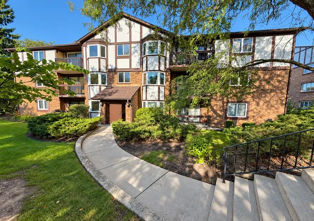 Condo for sale at 6820 Joliet Rd #9, Indian Head Park, IL 60525 | MLS# 12785507