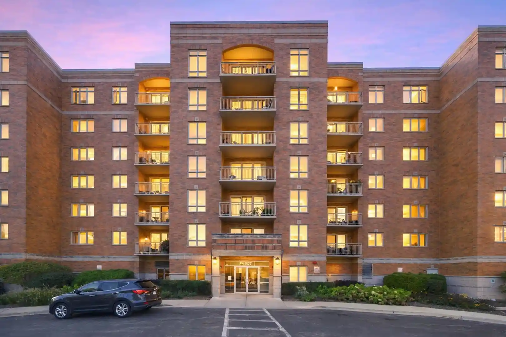 Listing Photo 2 - Condo for sale in 6807 N Milwaukee Ave located at 6807 N Milwaukee Ave, Niles, IL 60714 - Unit #405