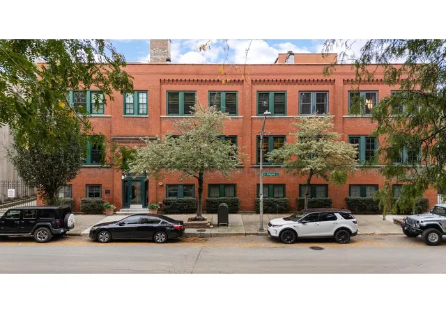 Condo for sale at 1335 W Altgeld St #3B, Chicago, IL 60614 | MLS# 12785542