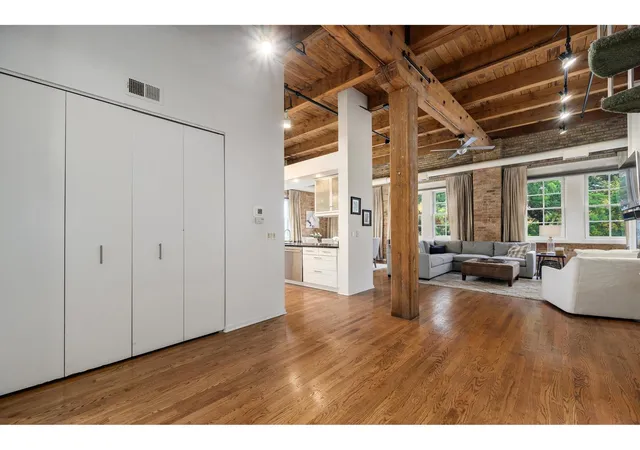 Photo 3 of Condo for sale at 1335 W Altgeld St #3B, Chicago, IL 60614 | MLS# 12785542 | Listing updated on 2026-10-22