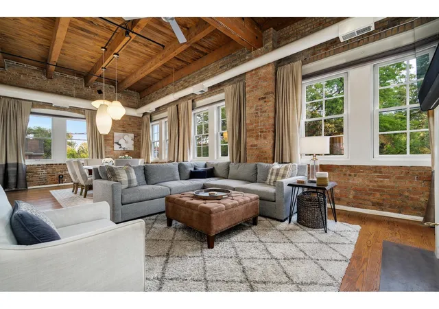 Photo 3 of Condo for sale at 1335 W Altgeld St #3B, Chicago, IL 60614 | MLS# 12785542 | Listing updated on 2026-10-22