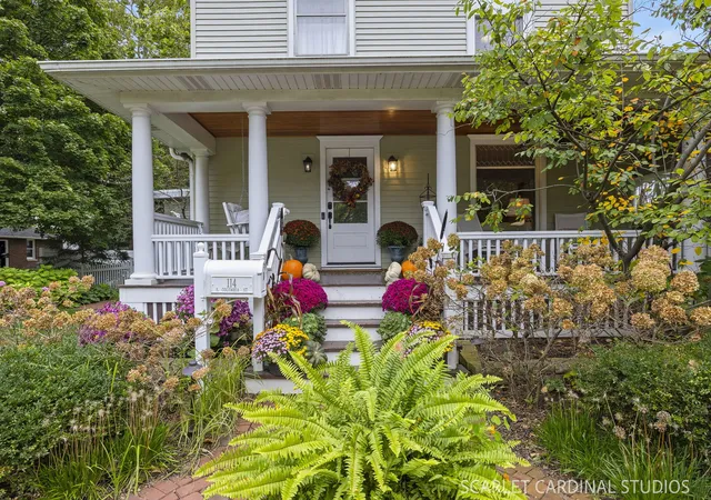 Photo 2 of Single family home for sale at 114 S Columbia St, Naperville, IL 60540 | MLS# 12785549 | Listing updated on 2026-10-30