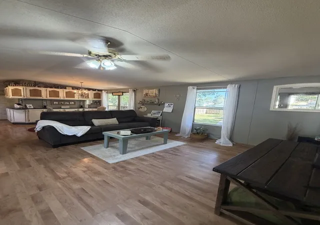 Photo 3 of Manufactured home for sale at 1804 Gibbons St, Metropolis, IL 62960 | MLS# 12785561 | Listing updated on 2026-10-23