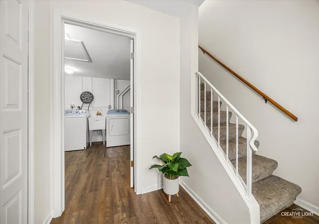 Listing Photo 4 - Condo for sale in building located at 131 Fairlane Ct, Bloomingdale, IL 60108 - Unit #D