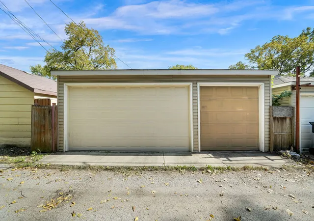 Photo 21 of Sale Pending at 6602 S Hoyne Ave, Chicago, IL 60636 | MLS# 12785570 | Listing updated on 2026-10-26