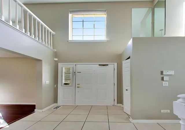 Photo 4 of Single family home for sale at 331 Berkeley Dr, Bolingbrook, IL 60440 | MLS# 12785584 | Listing updated on 2026-10-22