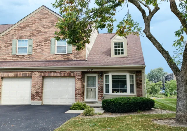 Townhouse for sale at 230 Carlisle Ave, Westmont, IL 60559 | MLS# 12785603