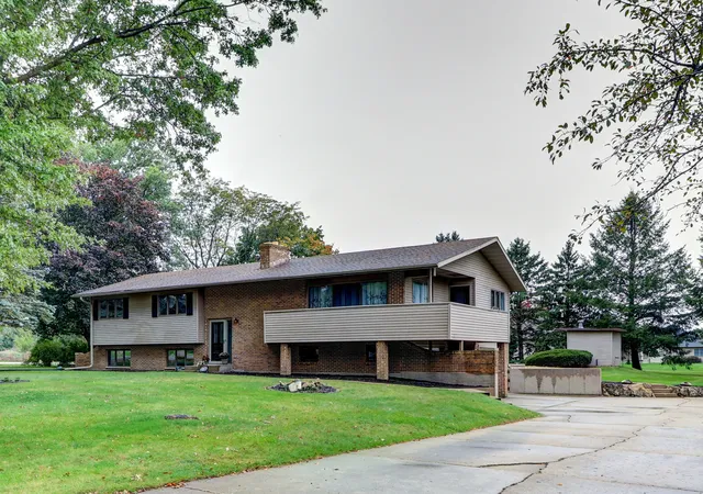 Single family home for sale at 3801 19th Avenue, Sterling, IL 61081 | MLS# 12785608