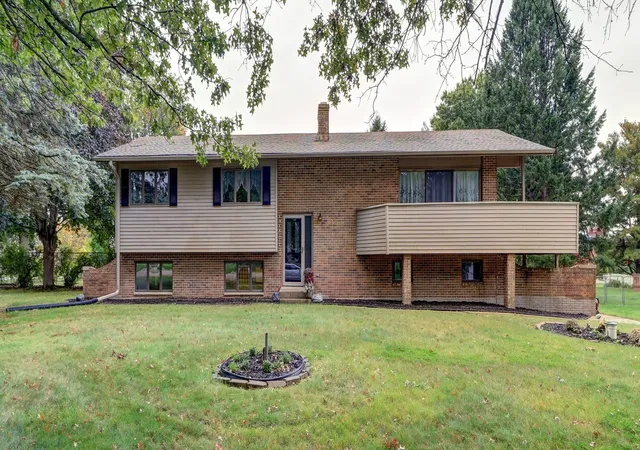 Photo 1 of Single family home for sale at 3801 19th Avenue, Sterling, IL 61081 | MLS# 12785608 | Listing updated on 2026-10-22