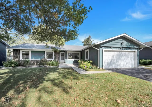 Single family home for sale at 1317 Cumberland Cir, Elk Grove Village, IL 60007 | MLS# 12785616