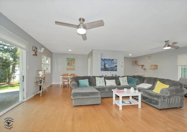 Photo 4 of Single family home for sale at 1317 Cumberland Cir, Elk Grove Village, IL 60007 | MLS# 12785616 | Listing updated on 2026-10-21