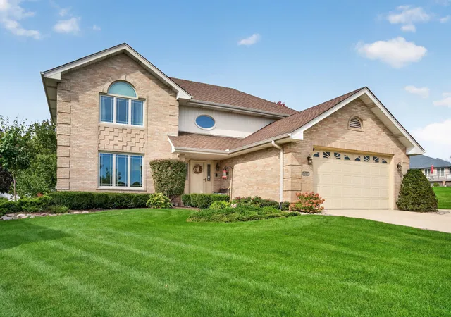 Photo 1 of Single family home for sale at 13616 S Beaver Ct, Homer Glen, IL 60491 | MLS# 12785624 | Listing updated on 2026-10-29