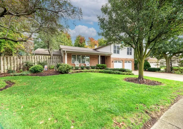 Photo 3 of Single family home for sale at 111 Norton Dr, Bloomingdale, IL 60108 | MLS# 12785666 | Listing updated on 2026-10-22