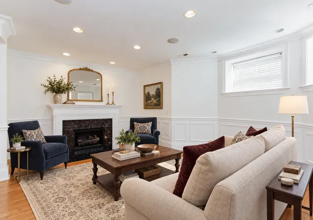 Photo 3 of Condo for sale at 842 W Belle Plaine Ave #GW, Chicago, IL 60613 | MLS# 12785678 | Listing updated on 2026-10-20