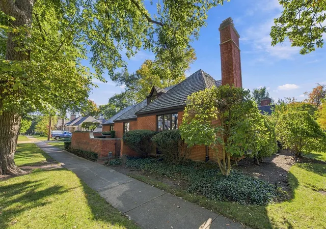 Photo 2 of Single family home for sale at 1821 Arthur St, Park Ridge, IL 60068 | MLS# 12785679 | Listing updated on 2026-10-29