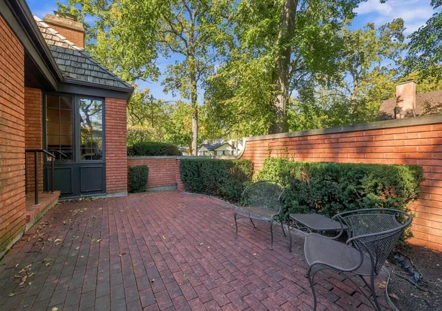 Photo 4 of Single family home for sale at 1821 Arthur St, Park Ridge, IL 60068 | MLS# 12785679 | Listing updated on 2026-10-29