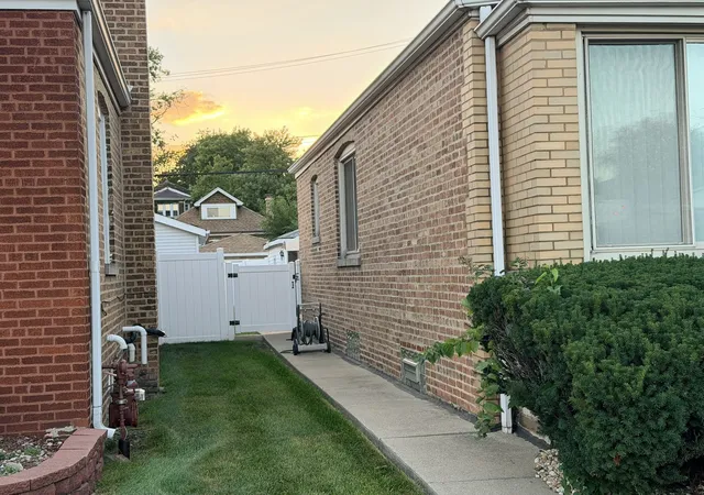 Photo 3 of Single family home for sale at 8632 S Jeffery Blvd, Chicago, IL 60617 | MLS# 12785693 | Listing updated on 2026-10-19