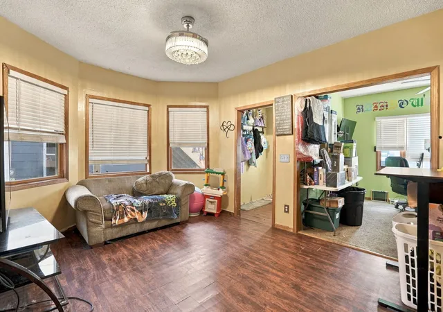 Photo 2 of House for sale at 1828 W 6th Street, Davenport, IA 52802 | MLS# 12785709 | Listing updated on 2026-10-21