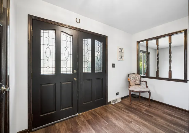 Photo 3 of Single family home for sale at 162 Amherst Dr, Bartlett, IL 60103 | MLS# 12785741 | Listing updated on 2026-10-22