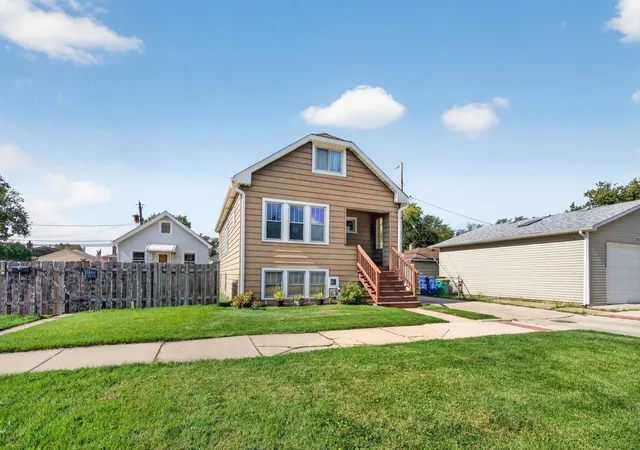 Photo 3 of Single family home for sale at 4112 Ridgeland Ave, Stickney, IL 60402 | MLS# 12785743 | Listing updated on 2026-10-20