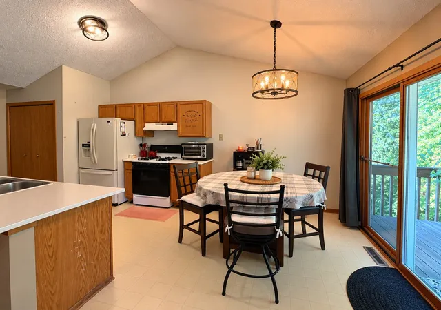 Photo 4 of Single family home for sale at 205 Briar Cliff St, Poplar Grove, IL 61065 | MLS# 12785755 | Listing updated on 2026-10-20