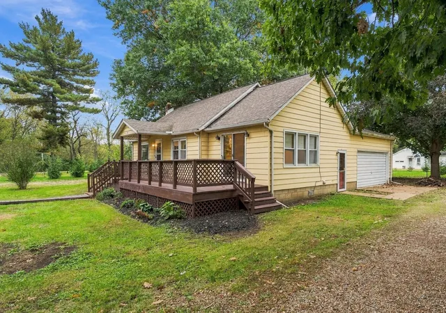 Photo 3 of Sale Pending at 507 Fremont St, Henry, IL 61537 | MLS# 12785758 | Listing updated on 2026-10-20