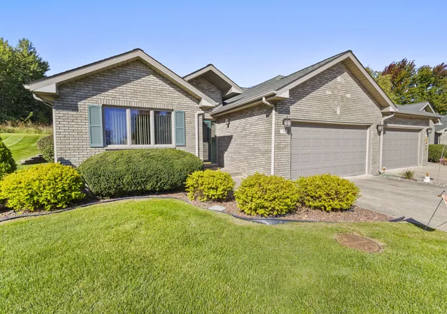 Photo 2 of Multi family home for sale at 9 Hilgert Ct, Grant Park, IL 60940 | MLS# 12785765 | Listing updated on 2026-10-15