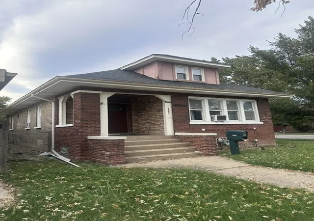 Photo 2 of Single family home for sale at 2502 Orchard St, Blue Island, IL 60401 | MLS# 12785766 | Listing updated on 2026-10-22