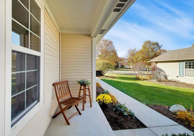 Photo 2 of Townhouse for sale at 665 S Essington Dr, Round Lake, IL 60073 | MLS# 12785770 | Listing updated on 2026-10-30