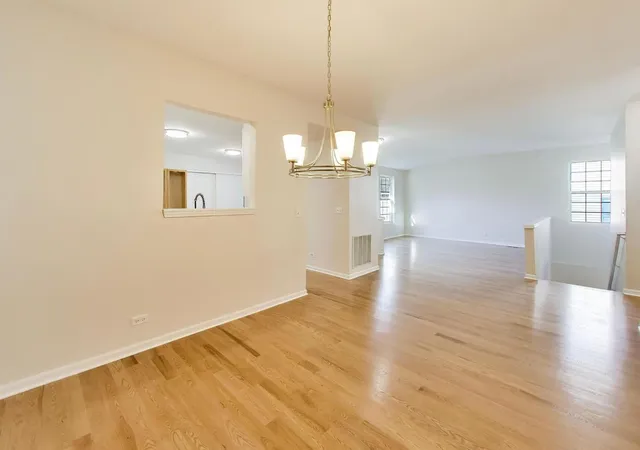 Photo 4 of Townhouse for sale at 665 S Essington Dr, Round Lake, IL 60073 | MLS# 12785770 | Listing updated on 2026-10-30