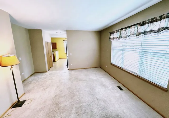 Photo 4 of Townhouse for sale at 15952 Buckner Pond Way, Crest Hill, IL 60403 | MLS# 12785773 | Listing updated on 2026-10-21