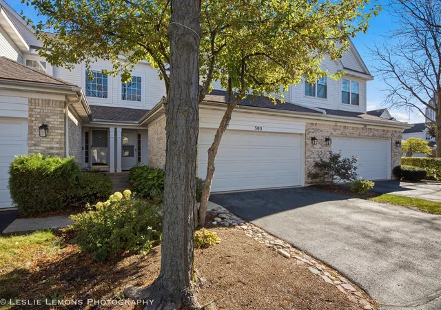 Photo 1 of Townhouse for sale at 303 Bay Dr, Itasca, IL 60143 | MLS# 12785785 | Listing updated on 2026-10-22