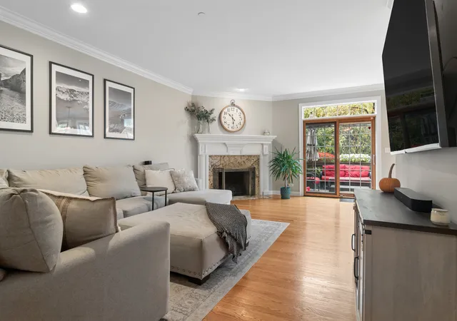 Photo 2 of Townhouse for sale at 90 Waters Edge Ct, Glen Ellyn, IL 60137 | MLS# 12785789 | Listing updated on 2026-10-20